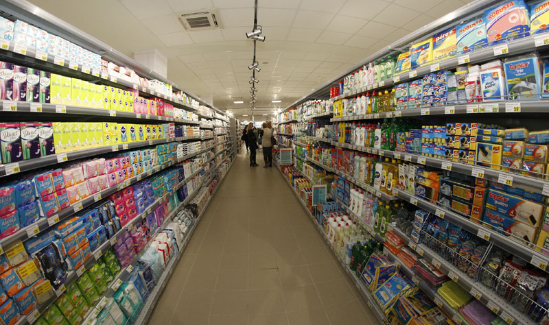 Једна цена на рафу, а каса куца другу